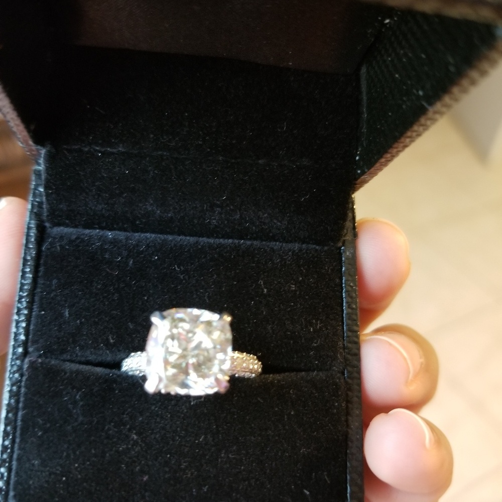 Moissanite ring - Picture 2 of 7